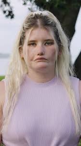 Veronica Weiss's Instagram, Twitter & Facebook