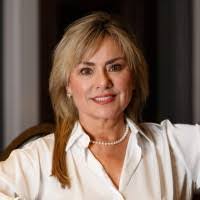 Donna Kimes's Instagram, Twitter & Facebook