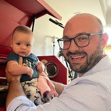 Justin Perusek's Instagram, Twitter & Facebook