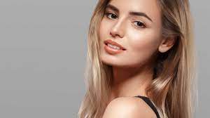 Known for its perfect mix of blonde and brown highlights and lowlights, bronde hair can offer up a natural look for various skin tones. Here S How To Get Dishwater Blonde Hair L Oreal Paris
