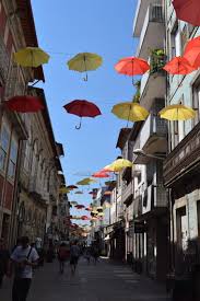 | the minho is famous for its even if you don't come on a thursday, you'll find that barcelos has a pleasant medieval core. Galo De Barcelos A Lenda Do Simbolo De Portugal E O Que Fazer Na Cidade Portugal O Turista Ponto Turistico