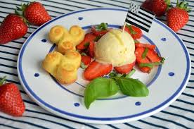 Fraises De Plougastel Au Basilic Glace A L Huile D Olive Et Financiers Au Citron Recette Recettes De Fraises Recettes De Cuisine Cuisine Bretonne