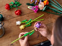 As the first ever lego flower bouquet, the flowers are created from over 17 unusual new lego elements with realistic petal shapes and colours. X1vvh77qlyo4gm