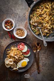 How To Make Good Indonesian Nasi Goreng Fried Rice Learn How To Make Delicious And Authentic Indonesian Nasi Goren Food Food Inspiration Nasi Goreng Recipe