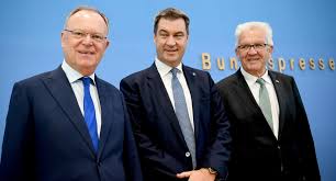 Ökologie und design sind kein widerspruch. Autolander Vereinbaren Intensivere Zusammenarbeit Staatsministerium Baden Wurttemberg