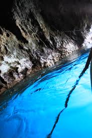 File:Blue Grotto, Capri, Italy.jpg - Wikimedia Commons
