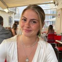 Savannah Knott's Instagram, Twitter & Facebook