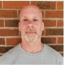 STLUCIECOUNTY #PORTSTLUCIE ‼️75-YEAR-OLD MAN ARRESTED FOR ROBBING WELLS  FARGO BANK‼️ At 9:30am, PSLPD responded to the Wells Fargo Bank for a  robbery in progress. Stephen Raymond entered the bank and passed the