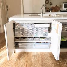 無印良品 のアイテムで 文房具収納 便利でシステマティックな収納実例をご紹介 folk クローゼット 収納 クローゼット 収納 無印 インテリア 収納