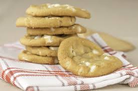 Cookies Au Chocolat Blanc Moelleux Moelleux Cookies Chocolat In 2020 Yummy Food Dessert Food Videos Desserts White Chocolate Cookies