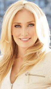 Martha Kelleher's Instagram, Twitter & Facebook