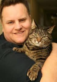 Hi my name is Mårten i live in Sweden and is 2 years old I'm a Polydaktyl  cat and have 27 toes! Only one off the world record!! 👀