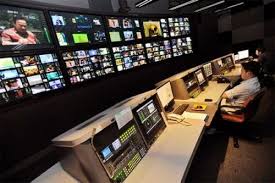 Siaran tv digital terestrial adalah siaran yang menggunakan frekuensi vhf/uhf seperti halnya penyiaran analog, tetapi dengan konten digital. Indonesia Go Id Percepatan Langkah Menuju Tv Digital