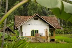 Kemudian para orang tua, sedang melakukan kegiatannya. Gambar Pemandangan Kampung Yang Unik Dan Patut Kamu Pergi Tempat Menarik