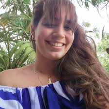 La joven ccubana Amelia Calzadilla, acudió a las redes sociales para pedir  ayuda para su abuelita, quien se encuentra ingresada con una cadera  fracturada y en estos momentos necesita una donación de