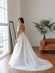 Check spelling or type a new query. Geschlossenes Kleid Archive Irvalda Hochzeitsmode