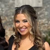 Maggie Oakley's Instagram, Twitter & Facebook