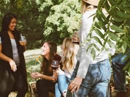 Mit unseren ich hab' noch nie fragen findest du selbst von deinen besten freunden peinliche geschichten heraus, die du niemals geahnt hättest. 180 Ungewohnliche Und Lustige Wer Wurde Eher Fragen