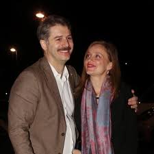 Καλεσμένος στην εκπομπή της ναταλίας γερμανού «καλύτερα δε γίνεται», ήταν ο αλέξανδρος μπουρδούμης ο οποίος μίλησε για την αγαπημένη του, λένα δροσάκη. Lena Drosakh Ta Gene8lia Ths Egkymonoysas Kai Oi Tryferes Celebrities Eidhseis