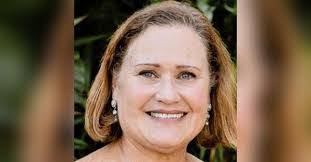 Elizabeth Bonner's Instagram, Twitter & Facebook