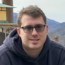 Elizabeth Kinser's Instagram, Twitter & Facebook