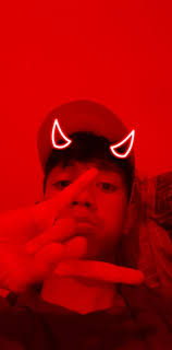 Kesan gaya cool bisa disampaikan hanya dengan memejamkan mata dan ekspresi mata yang tertutup seolah sedang kelelahan. 8 Ide Foto Fotografi Gambar Teman Foto Teman