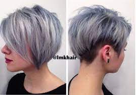 7 Grau Ist Die Trendfarbe Undercut Frau Kurz Haarschnitt Graue Frisuren