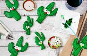 How to use a clay extruder to make cactus spines. Simple Cactus Cookies The Bearfoot Baker