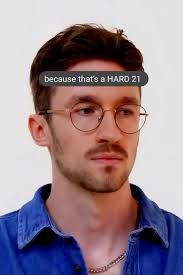 Stavo chattando con il mio amico dopo che è uscito il video di Dylan che  reagiva al suo video sul nettare. : r/YoTroublemakers