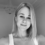 Mona Hurd's Instagram, Twitter & Facebook