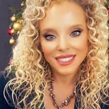 Carolyn Stringer's Instagram, Twitter & Facebook