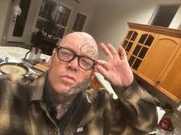 Tattoo artist Roadtrip Roadtrin