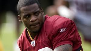 5 ft 11 in (1.80 m) weight. Clinton Portis Earned A 15 000 Fine For Wearing The Wrong Socks