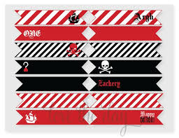 Pirate Party Printable Diy Birthday Cupcake Flags By Love The Day Avec Images Drapeau Pirate Anniversaire Pirate Imprimable
