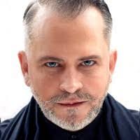 Mike Hahne's Instagram, Twitter & Facebook