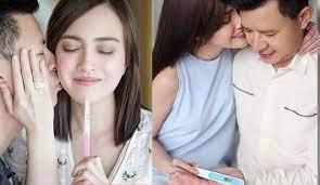 Tak hanya itu, pada unggahan foto maternity portrait tersebut shandy aulia juga telah mematikan kolom komentar. Shandy Aulia Positif Hamil Setelah 7 5 Tahun Menanti