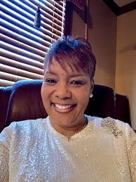 Debra Warnick's Instagram, Twitter & Facebook