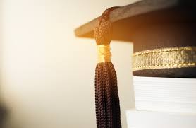 Auguri Per Laurea In Giurisprudenza Dediche Ed Idee Regalo