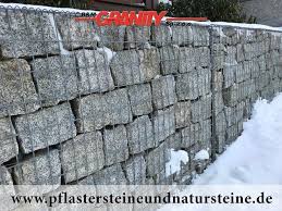 Granit Pflastersteine In Gabionen Garten Und Landschaftsbau Natursteine Diverse Varianten Von Pflastersteinen Maue Natursteinwand Gabionen Natursteine