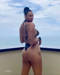 Liz Cambage Nude and Sexy Photo Collection - Fappenist HD phone wallpaper