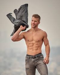 Shirtless Men On The Blog: Philippe Belanger Mostra Il Sedere