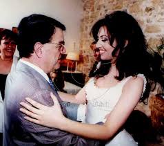 Στη νέα υόρκη για δουλειά βρίσκονται η καίτη γαρμπή και ο διονύσης σχοινάς μαζί με τον γιο τους δημήτρη. Kaith Garmph Dionyshs Sxoinas 23 Xronia Agaphs Kai Afosiwshs Kai Spanies Fwtografies Apo To Gamo Toys