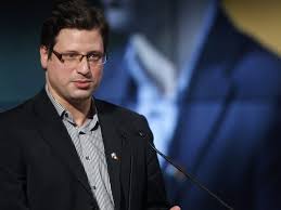 He is an actor, known for kormányinfó (2015). Gulyas Gergely A Rendithetetlen Olomkatona Izzad Hizik Es Szorong Varosi Kurir