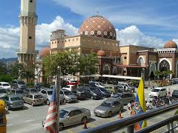 The distance between the mosque and mecca is 8687.73 km north west. Masjid Usamah Bin Masjid Usamah Bin Zaid Wangsa Maju