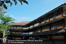 Universitas diponegoro atau yang kerap disebut undip adalah salah satu universitas terbaik di jawa tengah. Prosacio Mengenal Jurusan Perencanaan Wilayah Kota Undip