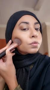 Quick Foundation and Contour Application using Mooiste Meisie products 🤗✨  All agents are listed