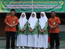 Kemudian pada tahun 1996/1997 beliau digantikan oleh bapaj m dahlan adi susilo ba (almarhum). Galeri Foto Mtsn 1 Surakarta