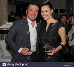 In 2012, the fighter won his first world cup .weiterlesen. Fussball Trainer Lothar Matthaus Und Moderatorin Esther Sedlaczek Kommen Auf Den Empfang Des Tv Senders Sky Im Soho House In Berlin Deutschland 7 April 2011 Das Neue Programm Sky Go Kann Abonnenten Von Sky