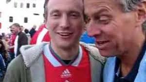 A singing Nick Tanner