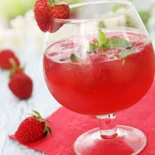 Recette Soupe De Champagne Framboise Fraise Recette Recette Limonade A La Menthe Cuisine Et Boissons